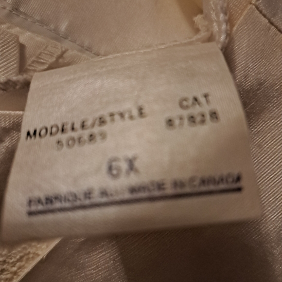 Child's silky white dress, size 6X, also great to add to your formal party. - Picture 5 of 5